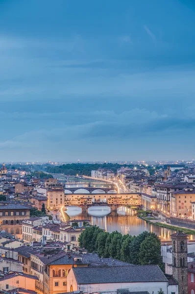 Ponte Vecchio (alte Brücke) in Florenz, Italien. — Stockfoto