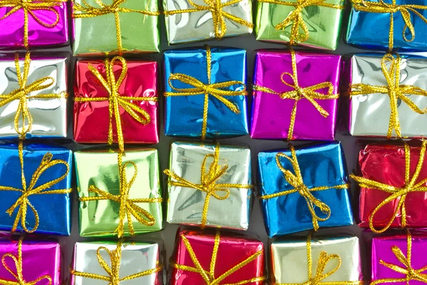 Många färgglada presentförpackning — Stockfoto