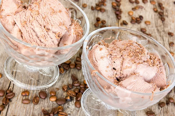 Chocolate ice cream with chocolate shavings — Stock Photo, Image