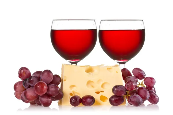Hrozny, sýr a červené víno — Stock fotografie