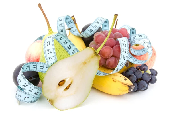 Composição de frutas e fita de medida — Fotografia de Stock