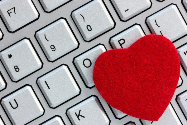 Clavier d'ordinateur avec coeur — Photo