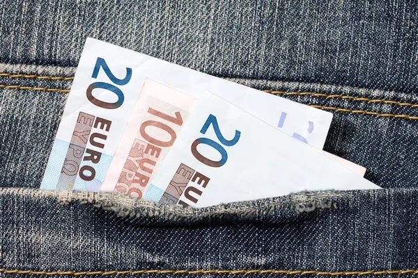 Fünfzig Euro in der Jeans-Tasche — Stockfoto