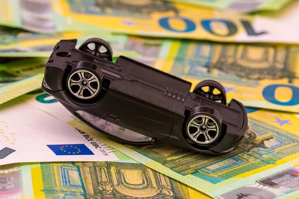 Modelo Carro Miniatura Notas Euro Conceito Seguro Automóvel — Fotografia de Stock