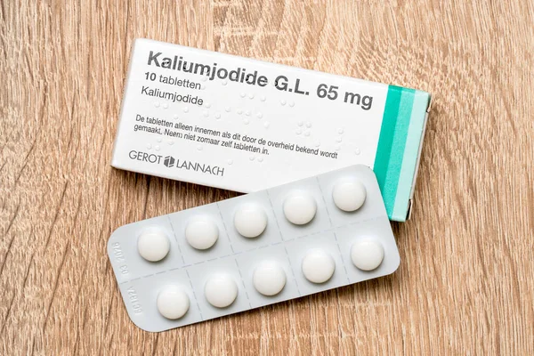 Kupiskis Lithuania March 2022 Kaliumjodid Tablets Case Nuclear Accident Attack — 图库照片