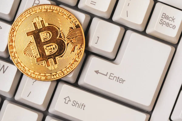 Bitcoin Moeda Simbólica Computador Keyboard Crypto Símbolo Moeda Gadgets Techno — Fotografia de Stock