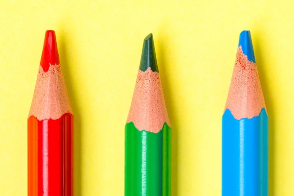 Red Green Blue Pencils Yellow Background Rgb Cmyk Color Space — Stock Photo, Image