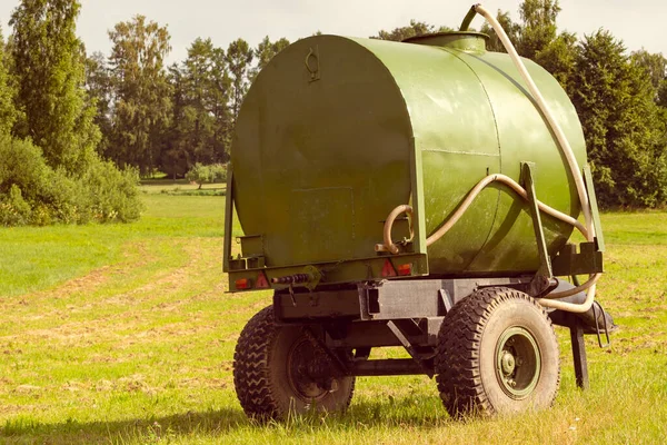 Water Mobile Tank Thirsty Cows Horses Pasture — ストック写真