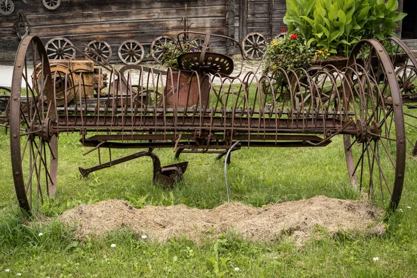 Old Rusty Agriculture Machine Rake Hay — Photo