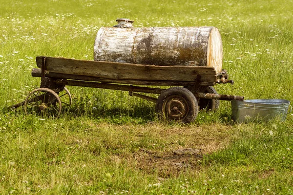 Old Mobile Water Tank Watering Grazing Cattle Pasture Sunny Day — Photo