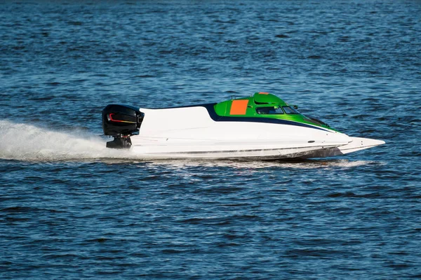 Racing Powerboat Speeding Blue Water Powerboat Race — Stockfoto