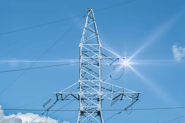 高压电线杆 钢塔上的电线电源 电力传输基础设施 最高电压传输 — 图库照片