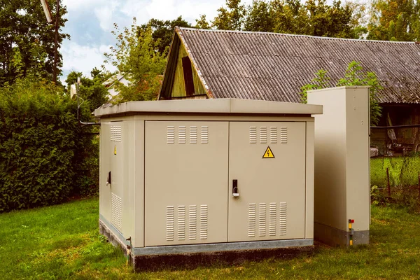 Outdoor Electric High Voltage Distribution Cabinet Village — Stock Photo, Image