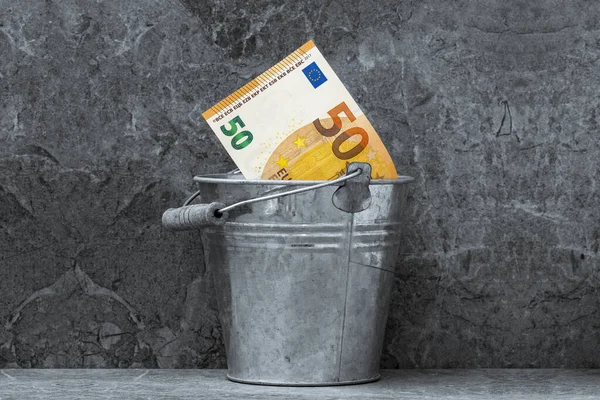 Moneta Europea Banconota Euro Secchio Argento Metallo — Foto Stock