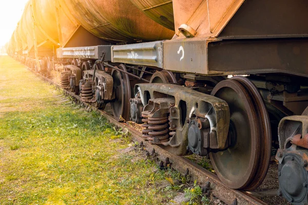 Eisenbahnzug Mit Tankwagen Die Rohöl Auf Den Gleisen Transportieren Perspektivischer — Stockfoto