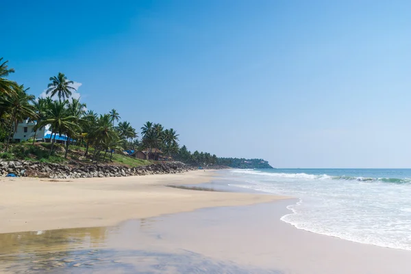 Неймовірні Індійська пляжів, чорний пляж, напрямку varkala. Керала, Індія. — стокове фото