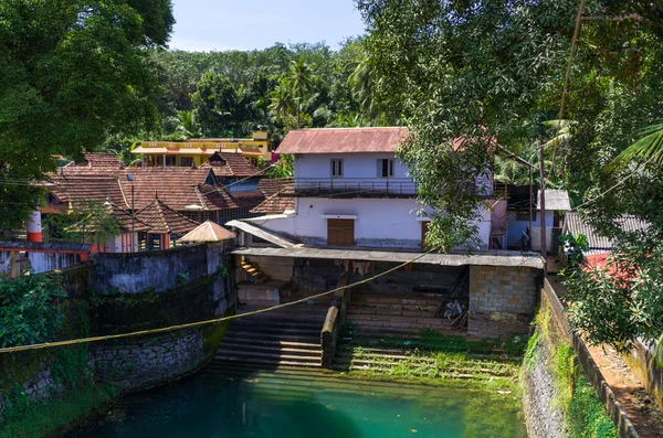 Havuzda bir tapınak. Kerala, Hindistan — Stok fotoğraf