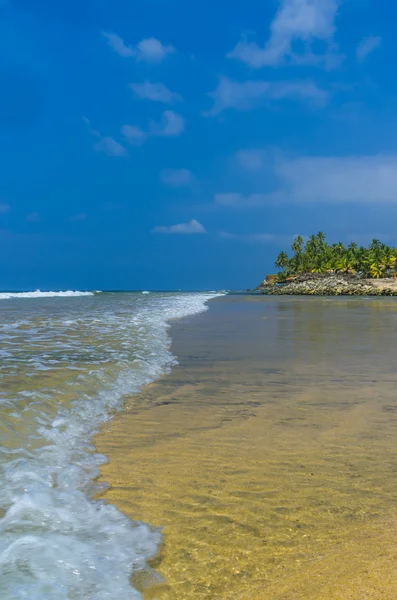 Неймовірні Індійська пляжів, чорний пляж, напрямку varkala. Керала, Індія. — стокове фото