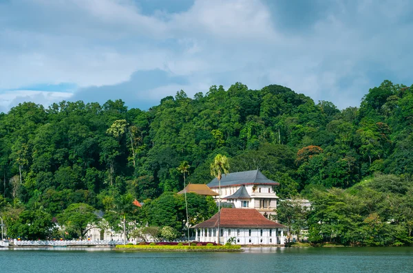 Kandy City View and Temple of the Sacred Tooth Relic — Stock Photo, Image