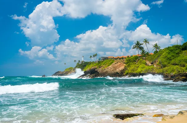 Tropical beach in Sri Lanka — Stock Photo, Image