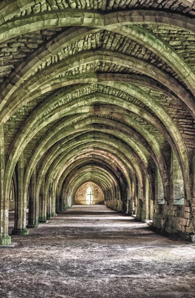 Estrutura interna de um antigo mosteiro — Fotografia de Stock