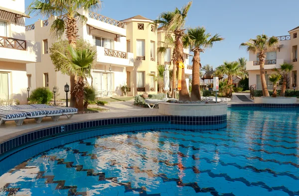 Hotel pool in Egypt — Stock Photo, Image