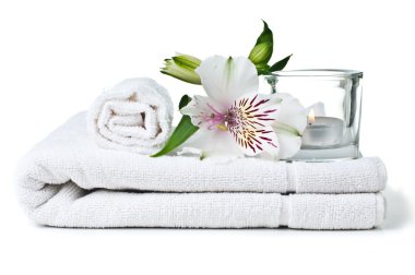 spa, beyaz havlu, mum ve çiçek için kaynaklar