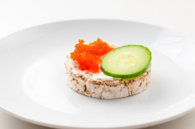 kırmızı balık ve kırmızı havyar mezeler