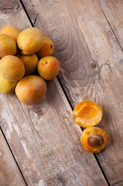 Kayısı ile rustik natürmort