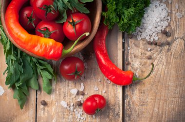 Dünya ampul asılı