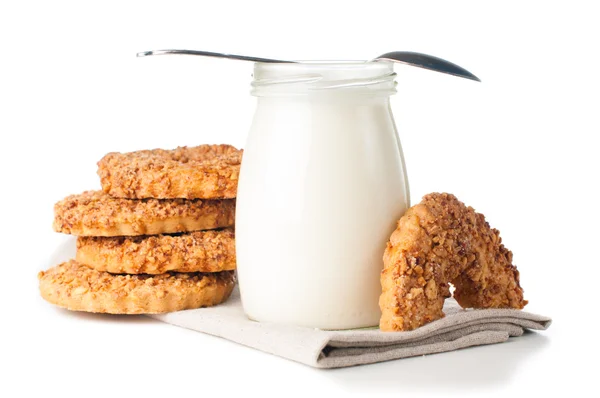 Yogur y galletas de nueces — Foto de Stock