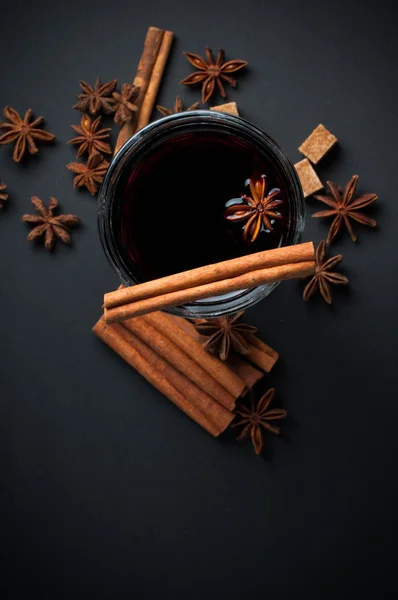 Glas warme glühwein — Stockfoto