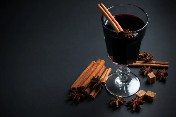 Glass of hot mulled wine — Stock Photo, Image