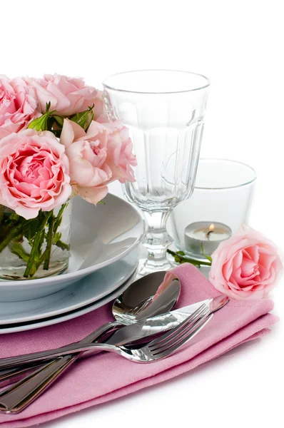 Configuração de mesa luxuosa com rosas rosa — Fotografia de Stock