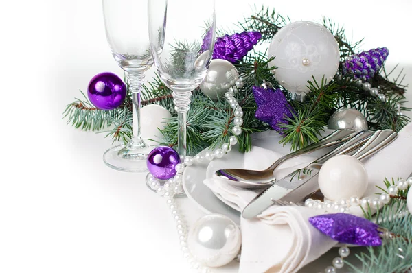 Christmas table setting, in purple tones — Stock Photo, Image