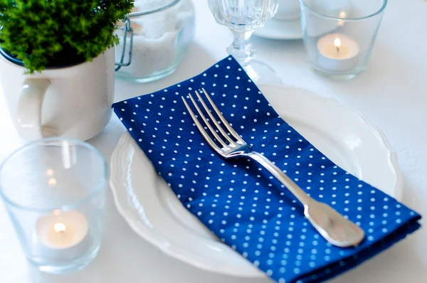 Table setting in navy blue tones — Stock Photo, Image