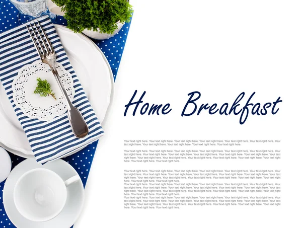 Lacivert tonlarında kahvaltı için Tablo ayarı