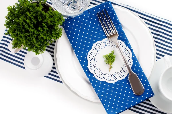 Ajuste de mesa para desayuno en tonos azul marino —  Fotos de Stock