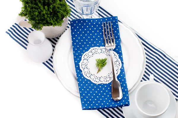 Ajuste de mesa para desayuno en tonos azul marino —  Fotos de Stock