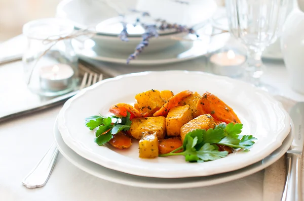 Comida vegetariana apetitosa e saudável — Fotografia de Stock