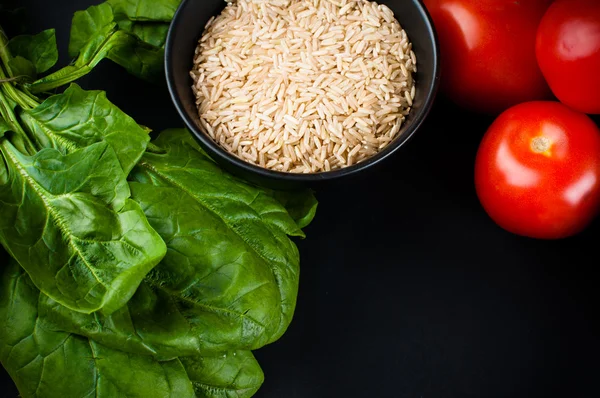 Fundo alimentar em preto — Fotografia de Stock