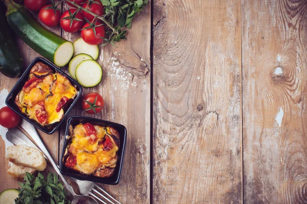 Twee gerechten van plantaardige casserole — Stockfoto