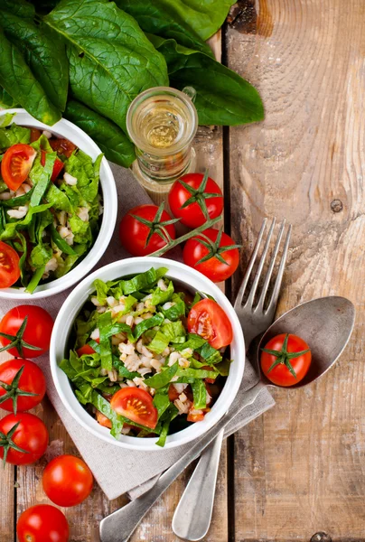 Vegetable salad with spinach — Stock Photo, Image