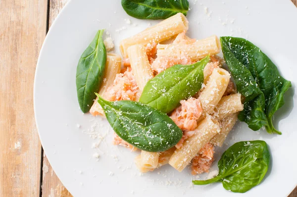 Rigatoni with seafood — Stock Photo, Image