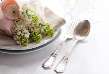 Düğün zarif yemek masası ayarı