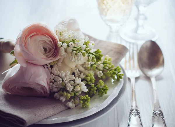 Casamento elegante mesa de jantar configuração — Fotografia de Stock