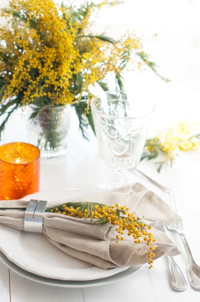 Table de salle à manger festive de printemps — Photo