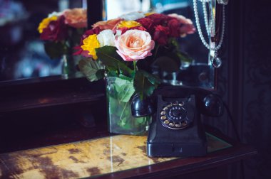 Vintage siyah döner telefon