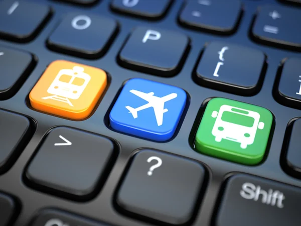 Online rezervace letenky do vlaku, autobusu nebo letadle. Notebooku klávesnici šip — Stock fotografie