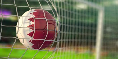 Futbol stadyumunun kalesinde Katar bayrağı taşıyan futbol topu. Katar konseptinde Dünya Futbol Şampiyonası kupası. 3d illüstrasyon